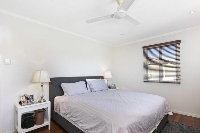 Photo - 4 Enfield Street, Mount Gravatt East QLD 4122 - Image 4