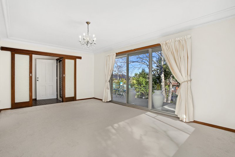 Photo - 4 English Avenue, Castle Hill NSW 2154 - Image 4