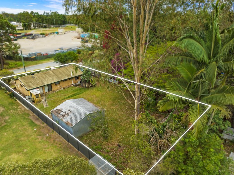 Photo - 4 English Street, Elimbah QLD 4516 - Image 7