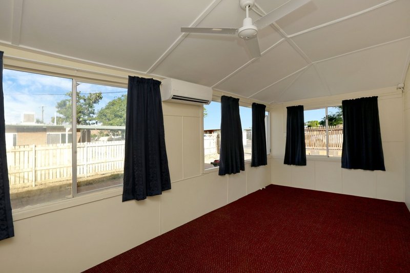 Photo - 4 Enid Street, Mount Isa QLD 4825 - Image 3