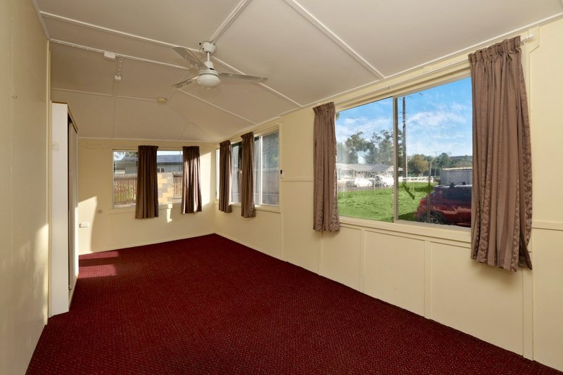 Photo - 4 Enid Street, Mount Isa QLD 4825 - Image 6