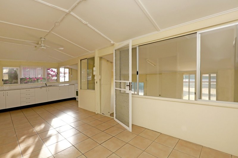 Photo - 4 Enid Street, Mount Isa QLD 4825 - Image 9