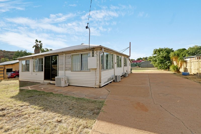 Photo - 4 Enid Street, Mount Isa QLD 4825 - Image 10