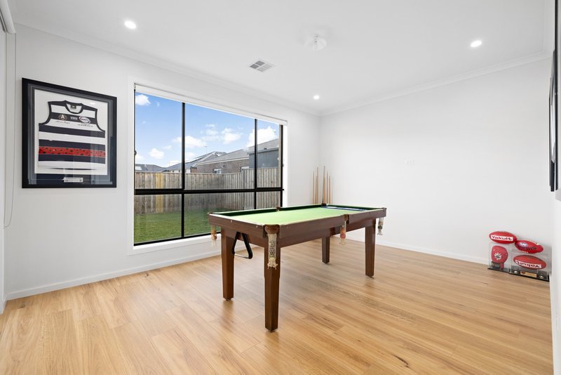 Photo - 4 Eskdale Street, Werribee VIC 3030 - Image 13