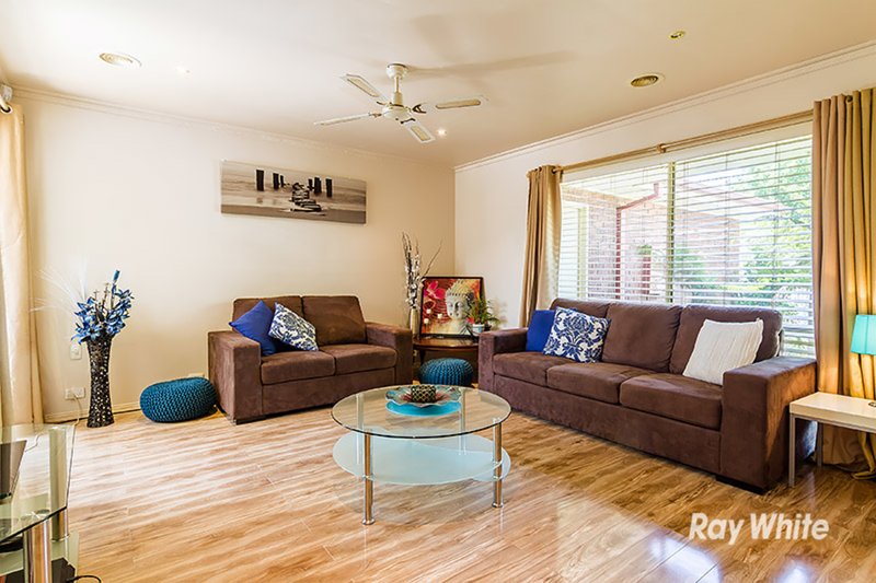 Photo - 4 Essex Court, Cranbourne East VIC 3977 - Image 2