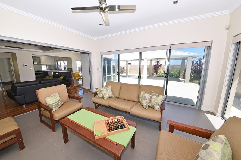 Photo - 4 Eton Pass, Mindarie WA 6030 - Image 15