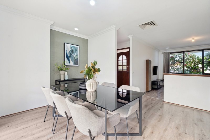 Photo - 4 Eurora Court, Taylors Lakes VIC 3038 - Image 3