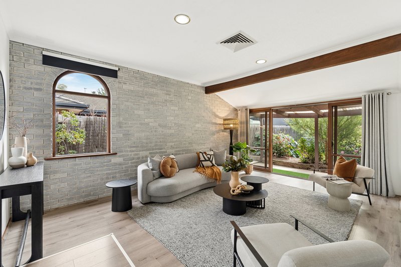 Photo - 4 Eurora Court, Taylors Lakes VIC 3038 - Image 7