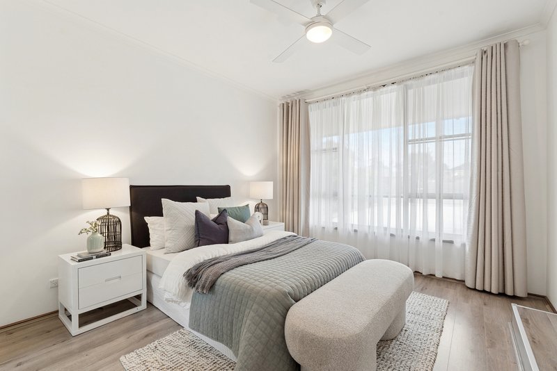 Photo - 4 Eurora Court, Taylors Lakes VIC 3038 - Image 9