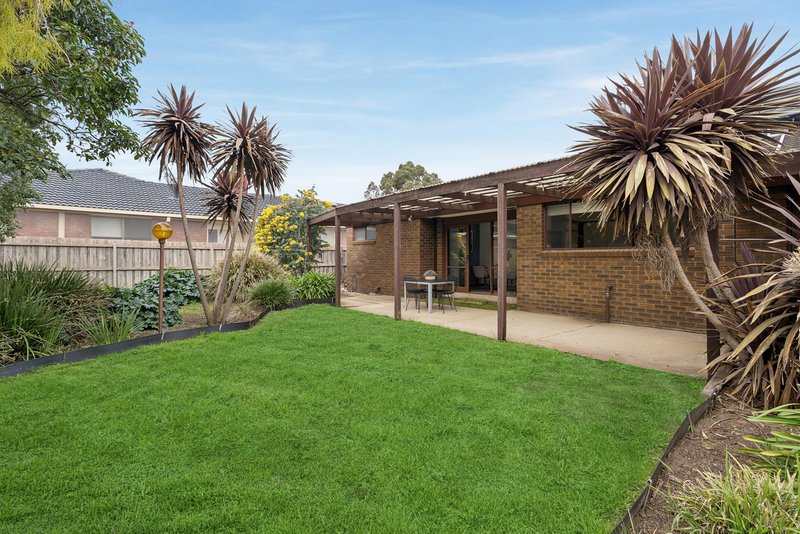 Photo - 4 Eurora Court, Taylors Lakes VIC 3038 - Image 12