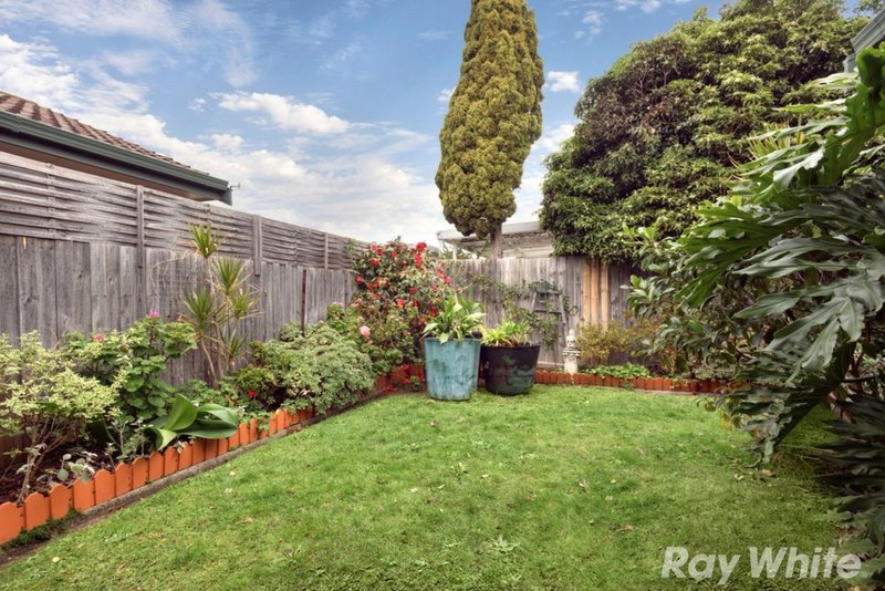 Photo - 4 Everest Drive, Cheltenham VIC 3192 - Image 12