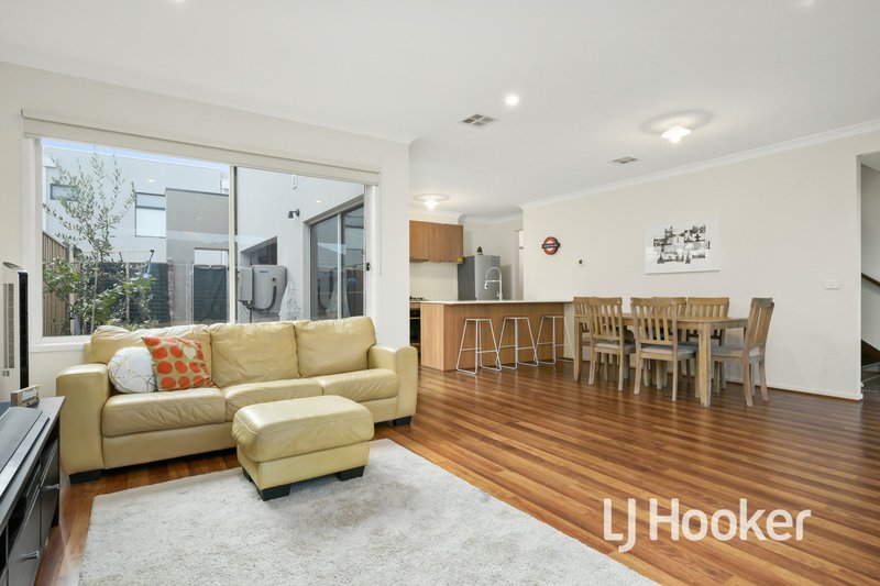 Photo - 4 Everglades Street, Lyndhurst VIC 3975 - Image 3