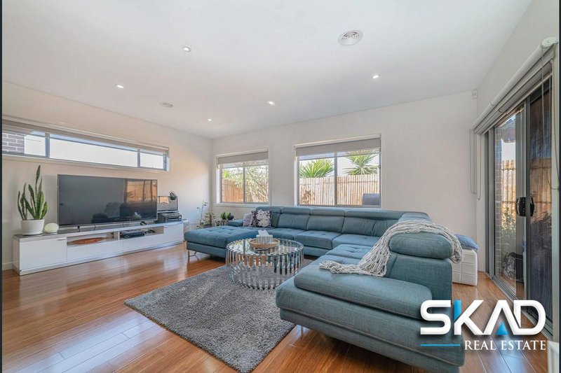 Photo - 4 Evergreen Cres , Craigieburn VIC 3064 - Image 4