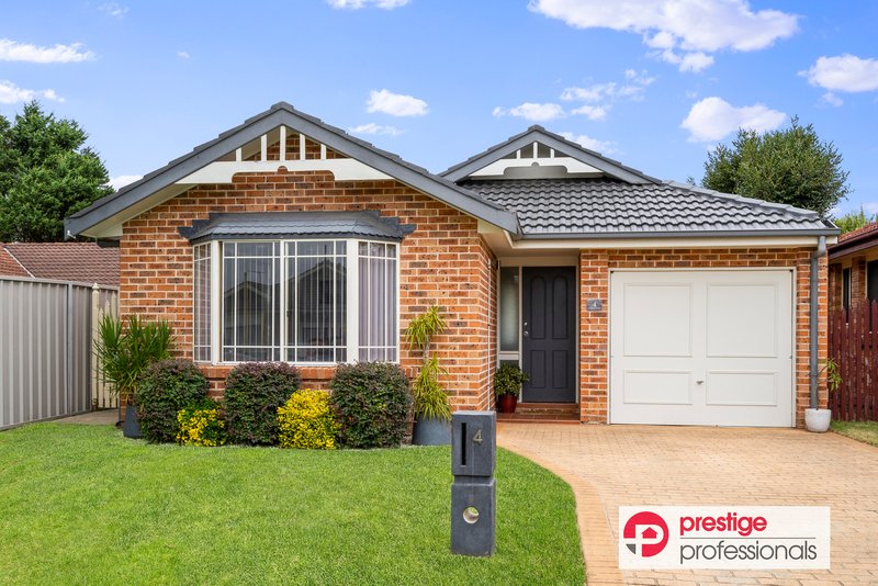 4 Exbury Court, Wattle Grove NSW 2173