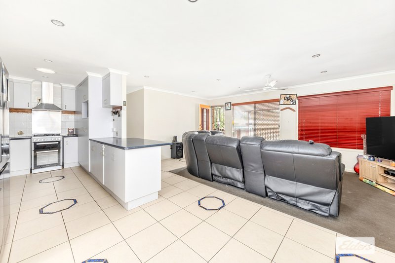 Photo - 4 Expeller Court, Emerald QLD 4720 - Image 4