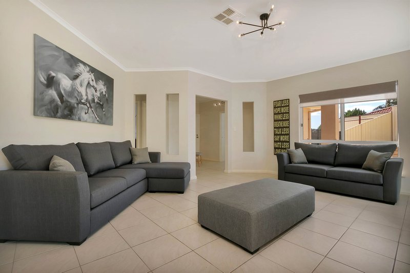 Photo - 4 Fabian Court, Craigmore SA 5114 - Image 4