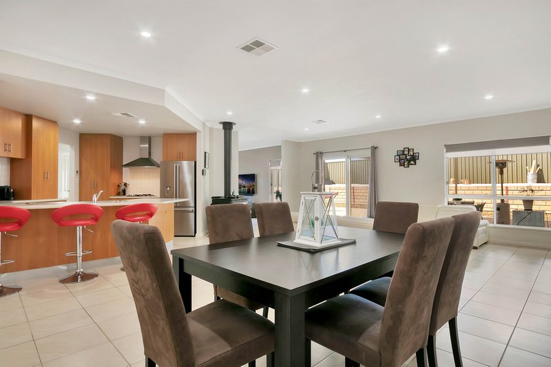 Photo - 4 Fabian Court, Craigmore SA 5114 - Image 7