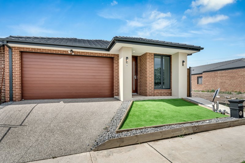 Photo - 4 Fabular Street, Donnybrook VIC 3064 - Image 2