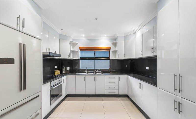 Photo - 4 Fairmount Street, Merrylands NSW 2160 - Image 4