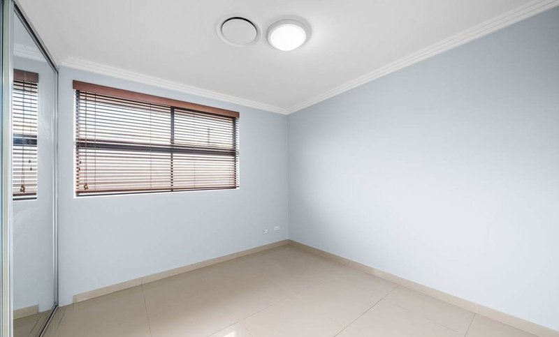 Photo - 4 Fairmount Street, Merrylands NSW 2160 - Image 9