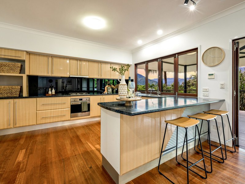 Photo - 4 Fallon Close, Brinsmead QLD 4870 - Image 7