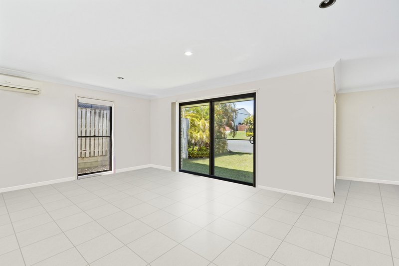 Photo - 4 Fantail Court, Gilston QLD 4211 - Image 6