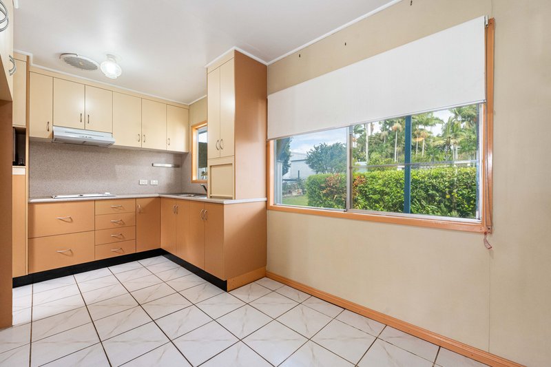 Photo - 4 Farquhar Street, Beaconsfield QLD 4740 - Image 10