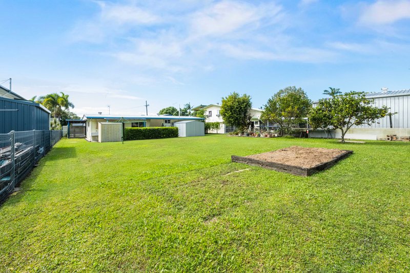 Photo - 4 Farquhar Street, Beaconsfield QLD 4740 - Image 24