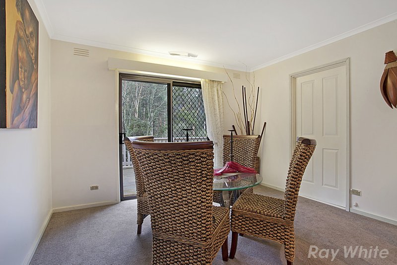 Photo - 4 Farquharson Avenue, Belgrave VIC 3160 - Image 5