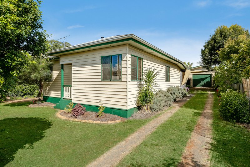 Photo - 4 Farquharson Street, Harristown QLD 4350 - Image 11