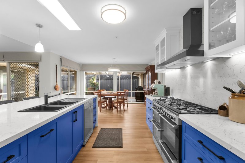 Photo - 4 Feathery Grove, Sandhurst VIC 3977 - Image 4