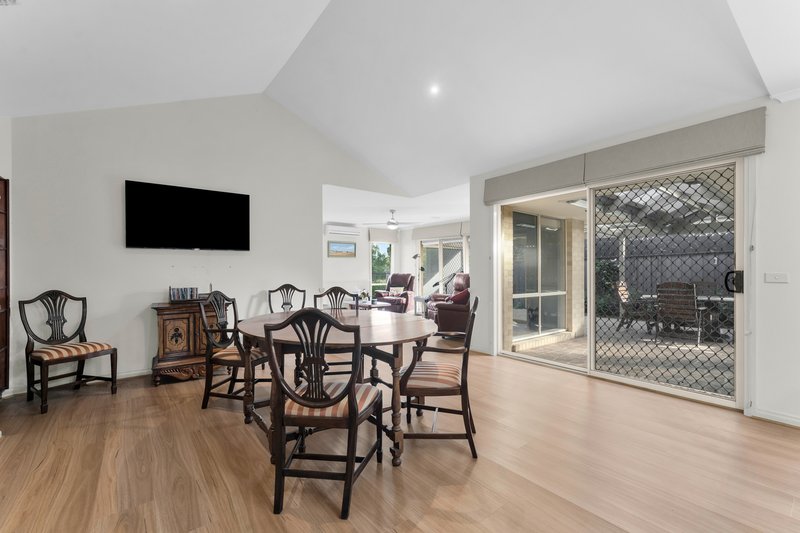 Photo - 4 Feathery Grove, Sandhurst VIC 3977 - Image 5