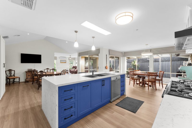 Photo - 4 Feathery Grove, Sandhurst VIC 3977 - Image 6