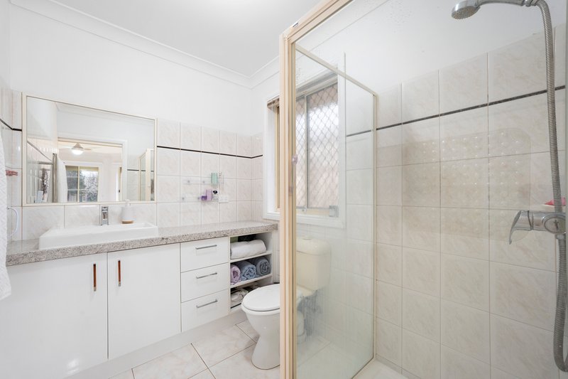 Photo - 4 Feijoa Court, Werribee VIC 3030 - Image 6