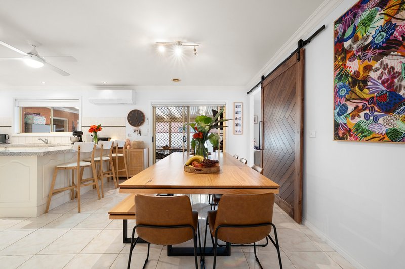 Photo - 4 Feijoa Court, Werribee VIC 3030 - Image 8
