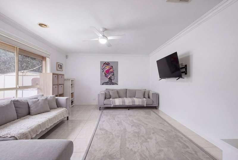 Photo - 4 Feijoa Court, Werribee VIC 3030 - Image 10