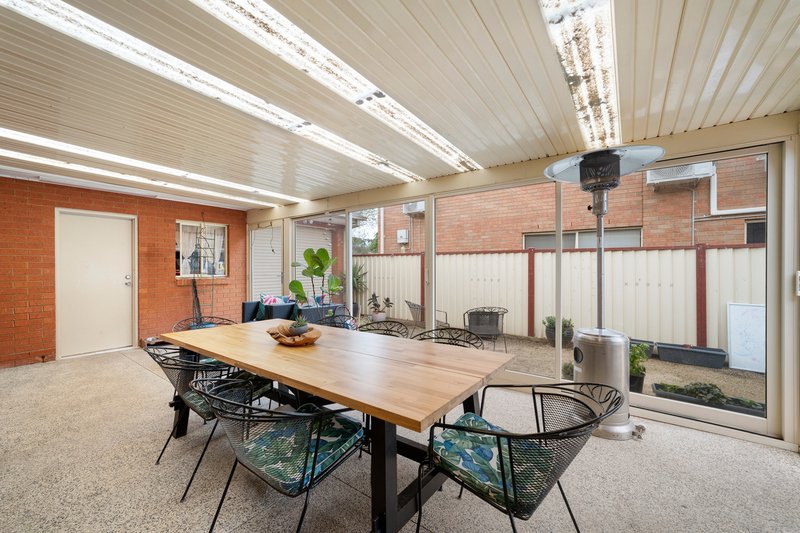 Photo - 4 Feijoa Court, Werribee VIC 3030 - Image 15