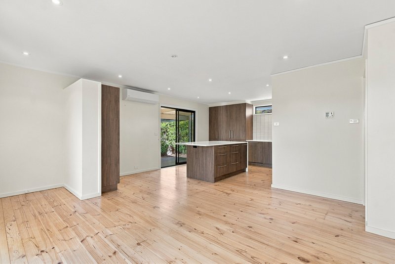 Photo - 4 Fenner Street, Downer ACT 2602 - Image 2