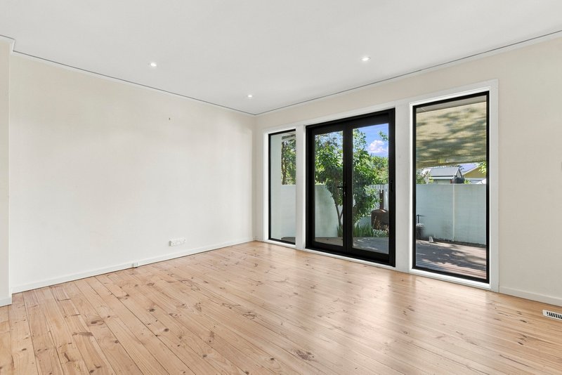 Photo - 4 Fenner Street, Downer ACT 2602 - Image 3
