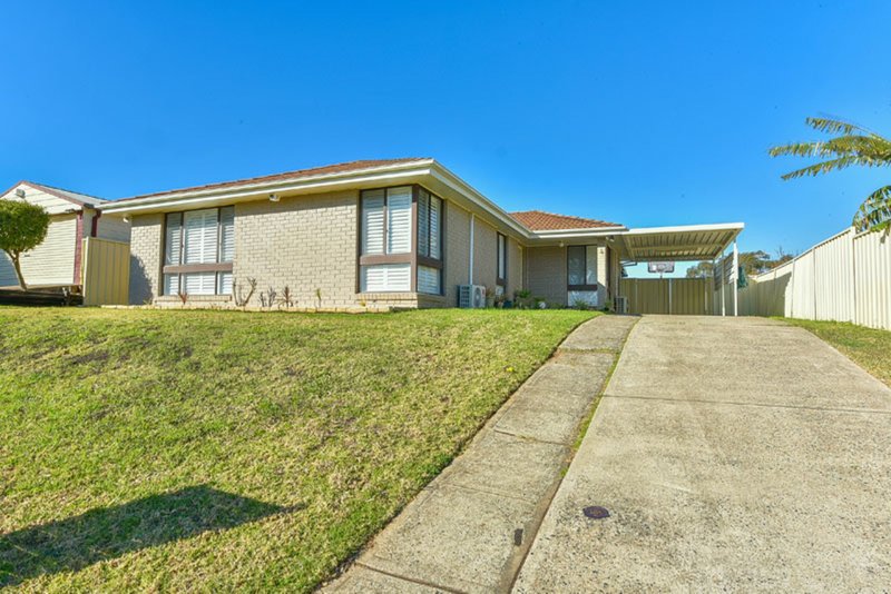 4 Ferdinand Place, Rosemeadow NSW 2560