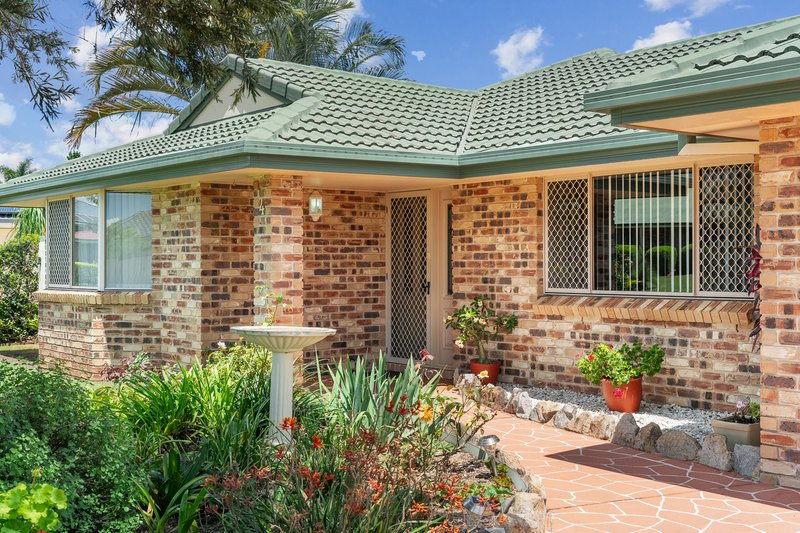 Photo - 4 Fernan Court, Murrumba Downs QLD 4503 - Image 3