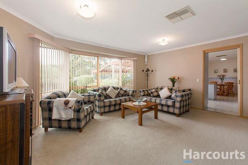 Photo - 4 Fernbrook Rise, Knoxfield VIC 3180 - Image 2