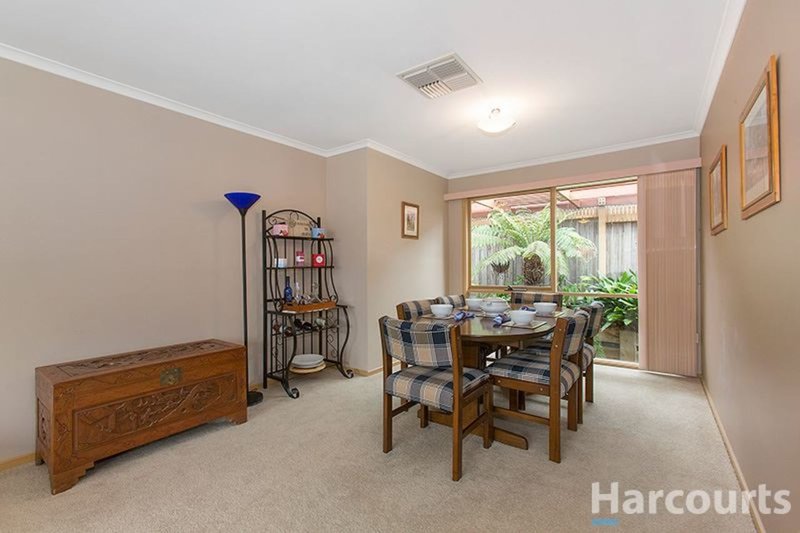 Photo - 4 Fernbrook Rise, Knoxfield VIC 3180 - Image 5