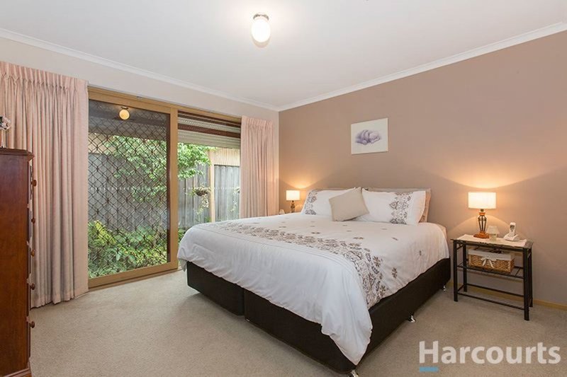 Photo - 4 Fernbrook Rise, Knoxfield VIC 3180 - Image 6