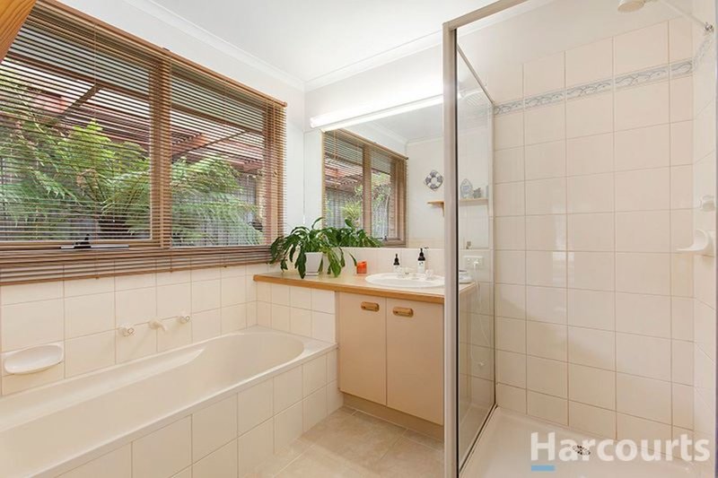 Photo - 4 Fernbrook Rise, Knoxfield VIC 3180 - Image 7