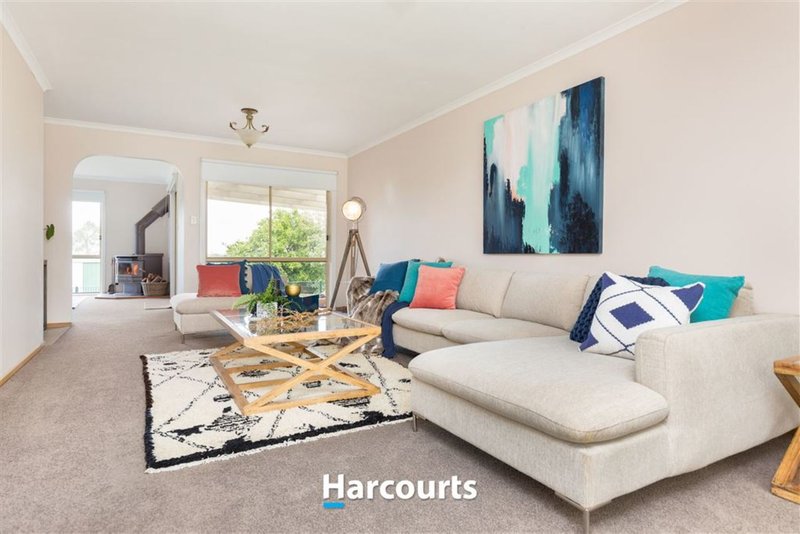 Photo - 4 Ferncroft Court, Berwick VIC 3806 - Image 3