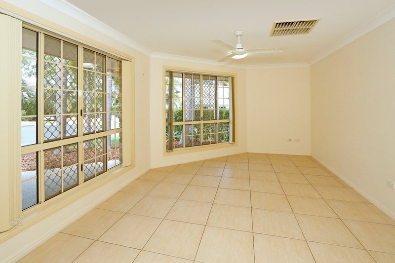 Photo - 4 Ferndale Place, Norman Gardens QLD 4701 - Image 2