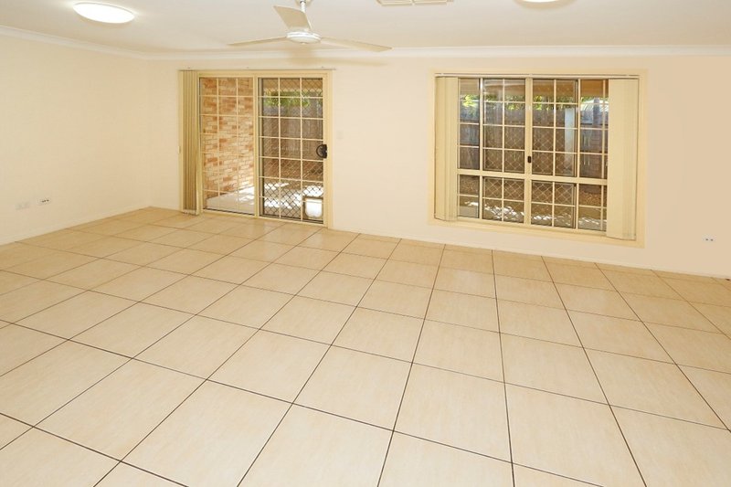 Photo - 4 Ferndale Place, Norman Gardens QLD 4701 - Image 4