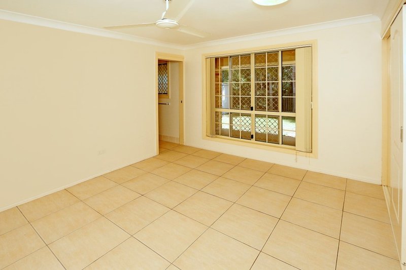 Photo - 4 Ferndale Place, Norman Gardens QLD 4701 - Image 7