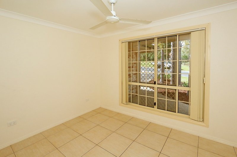 Photo - 4 Ferndale Place, Norman Gardens QLD 4701 - Image 9